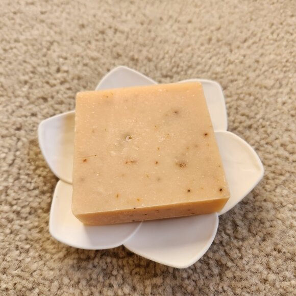 NEW 2 silicone soap dishes lotus flower pink & blue - Picture 2 of 7